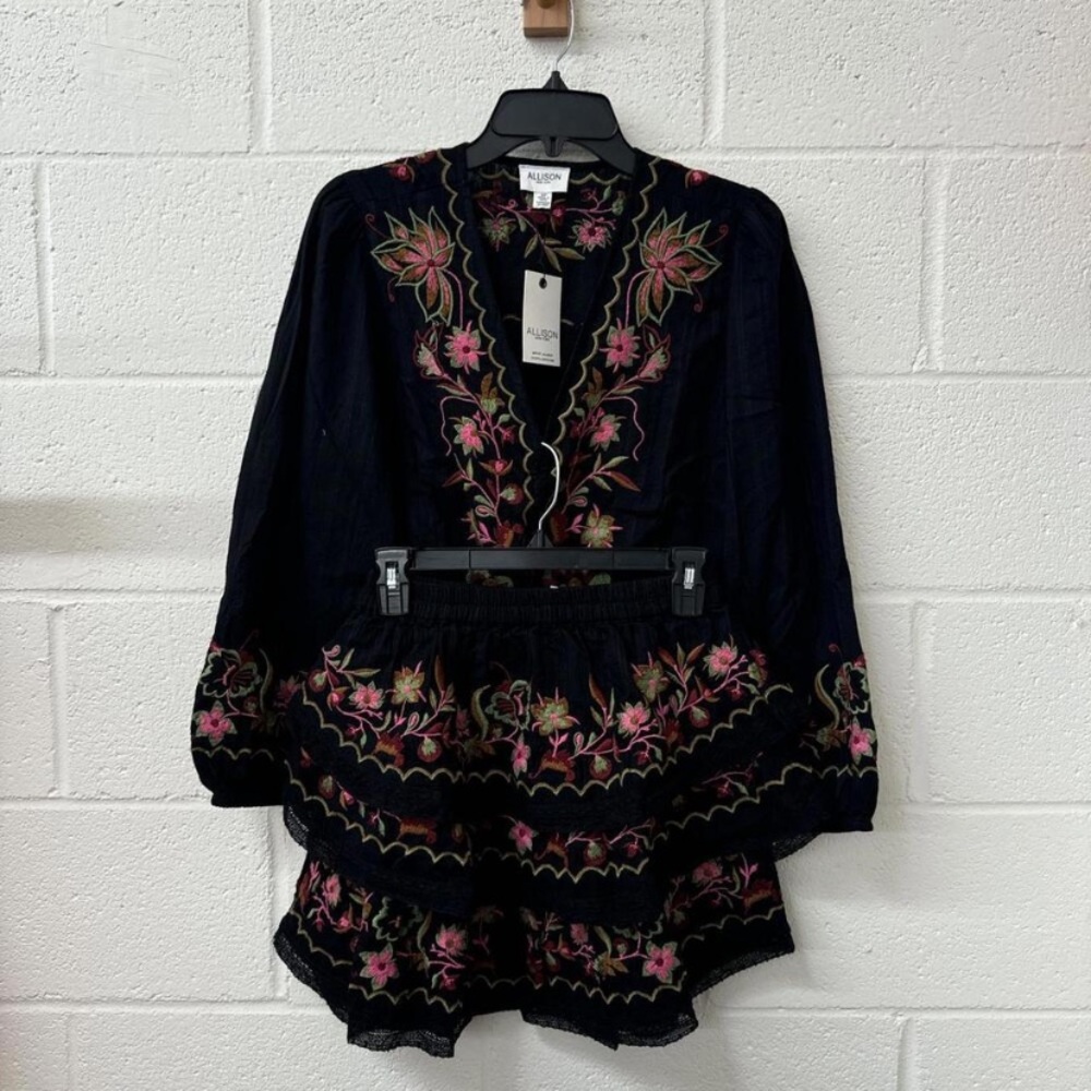 NWT Allison New York two 2 piece Embroidered floral boho top blouse skirt set